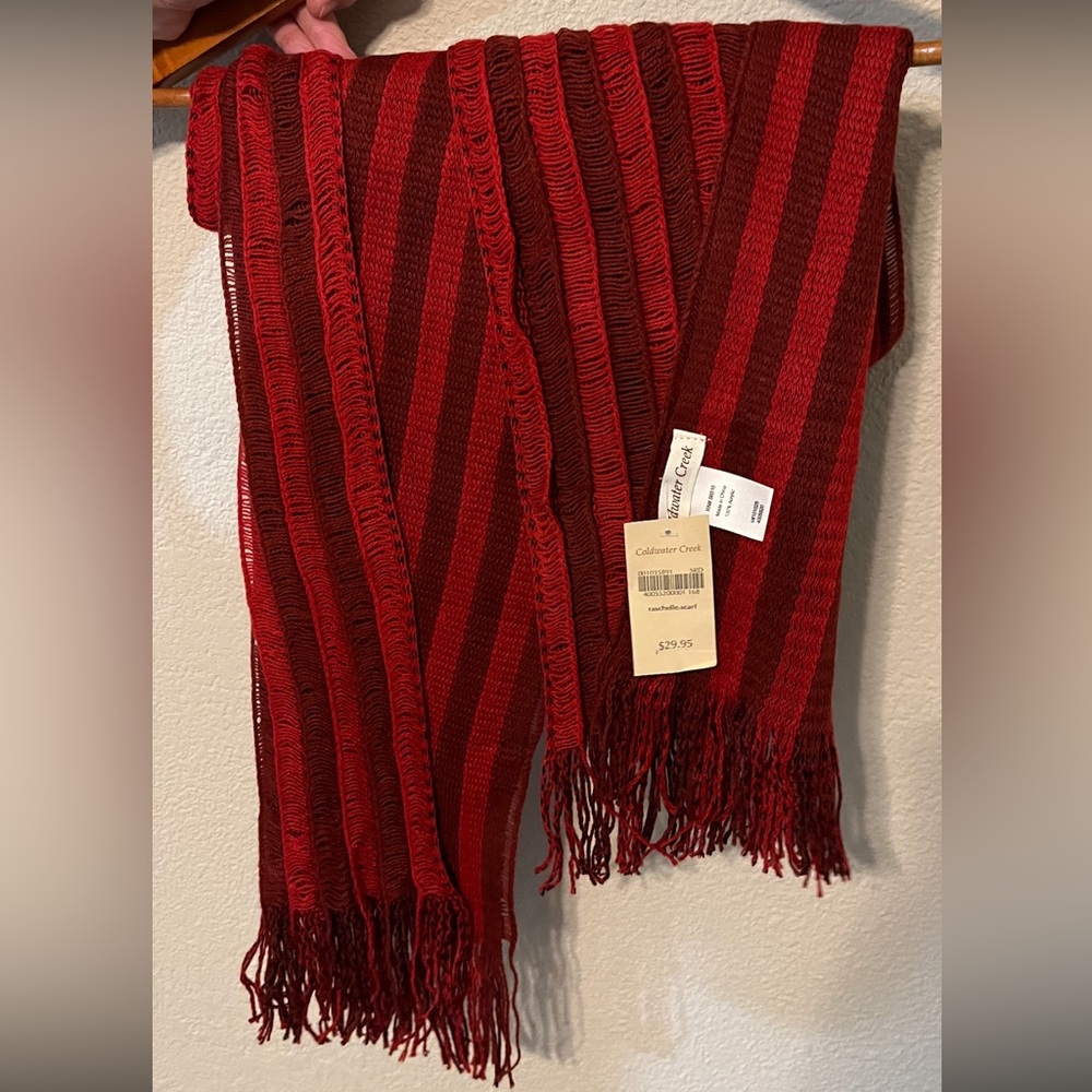 Women’s scarf. Coldwater Creek. Red/Burgundy. Lightweight.